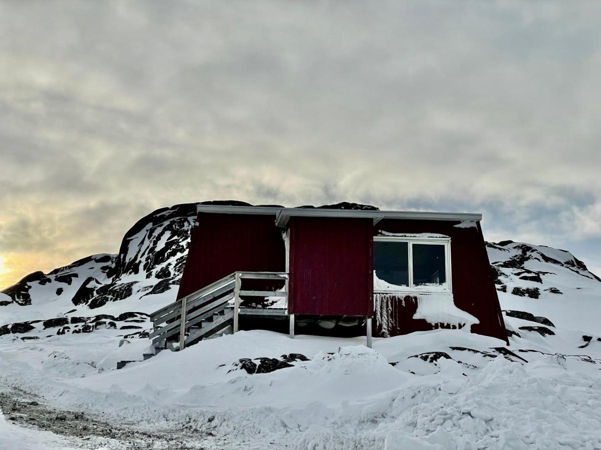 Inuk Hostels Nuuk Exterior foto