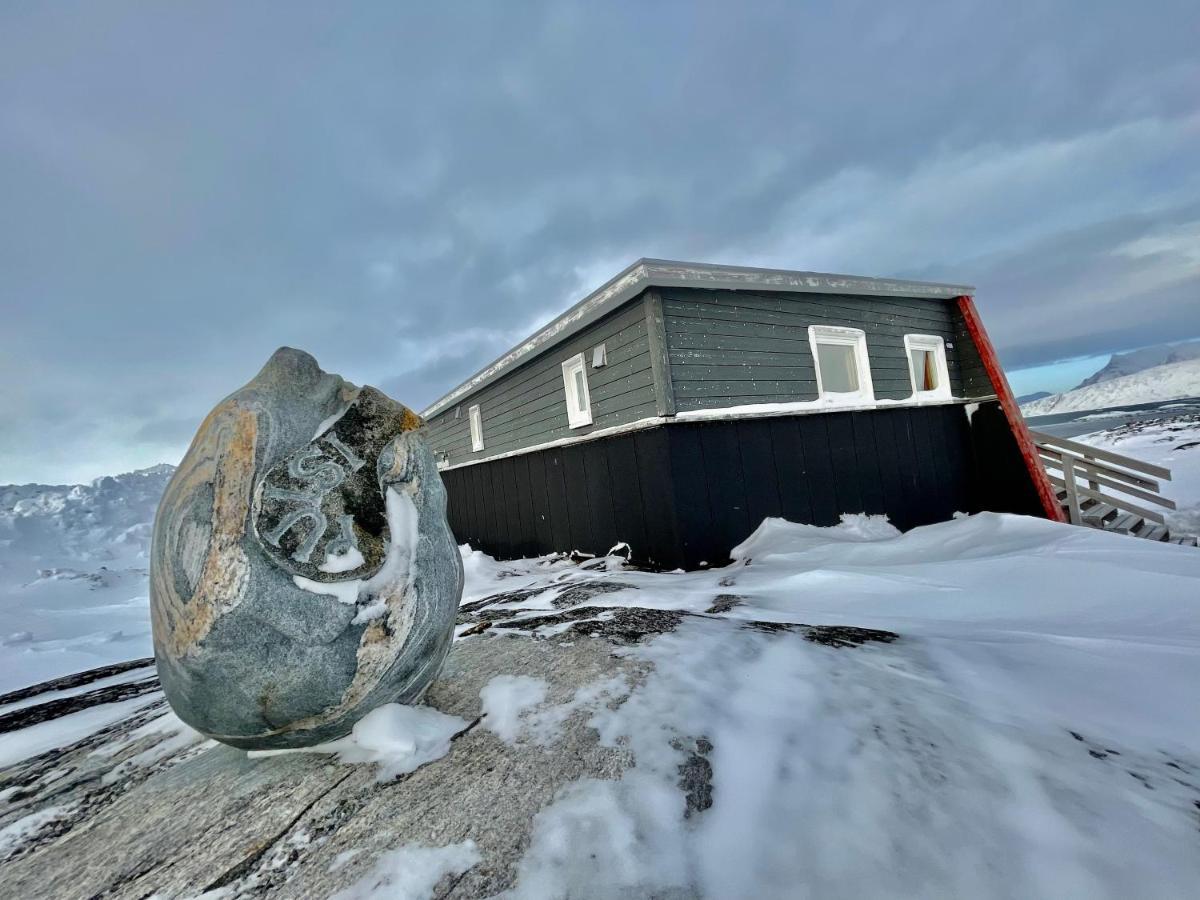 Inuk Hostels Nuuk Exterior foto